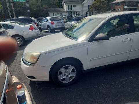 2005 Chevrolet Malibu for sale at Maximum Auto Group II INC in Cortland OH