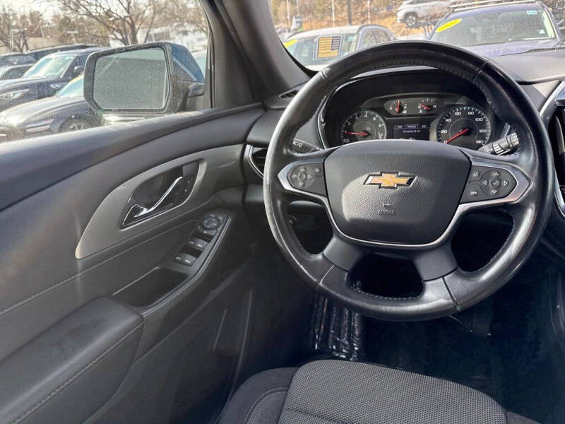 2022 Chevrolet Traverse LT Cloth