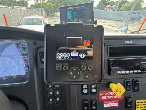 2018 Freightliner M2 106