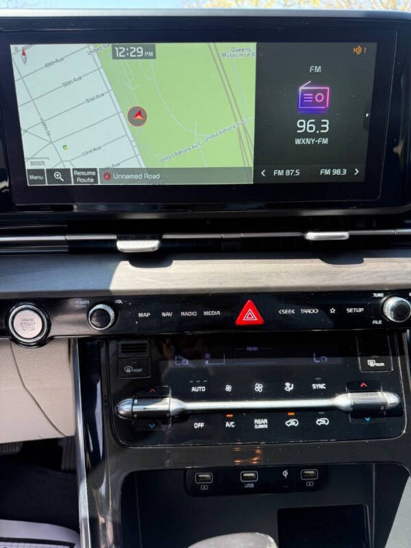 2022 Kia Carnival EX