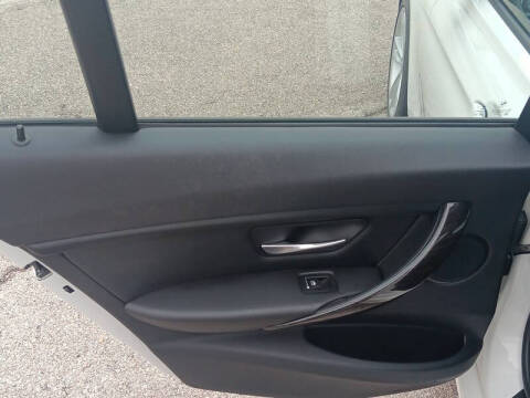 2016 BMW 3 Series 320i