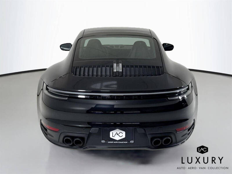 2022 Porsche 911 Carrera
