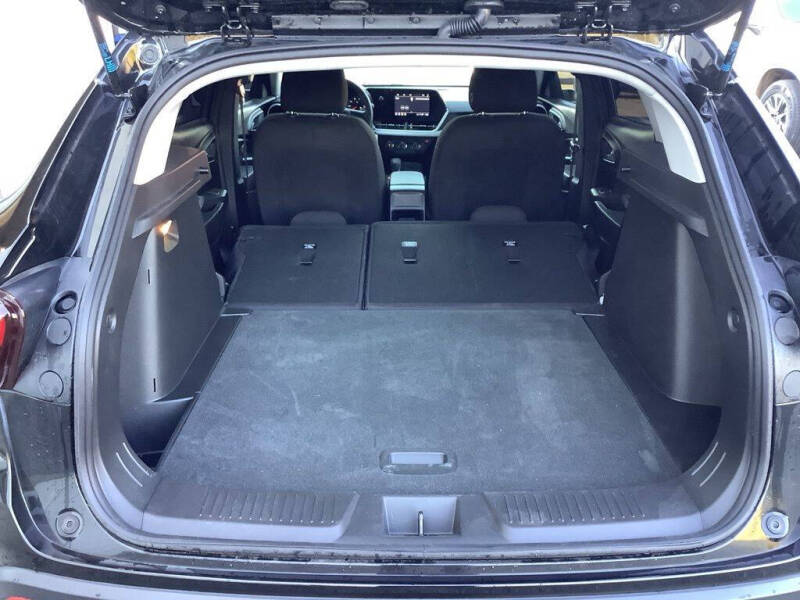 2025 Chevrolet Trax LS