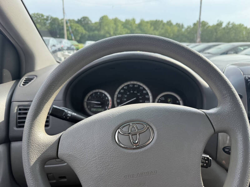 2007 Toyota Sienna CE 8-Passenger