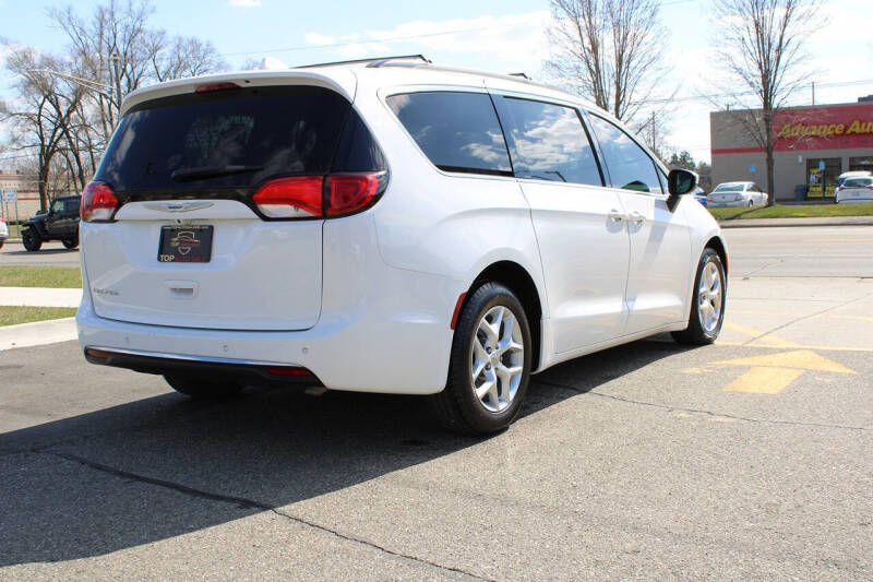 2017 Chrysler Pacifica Touring-L