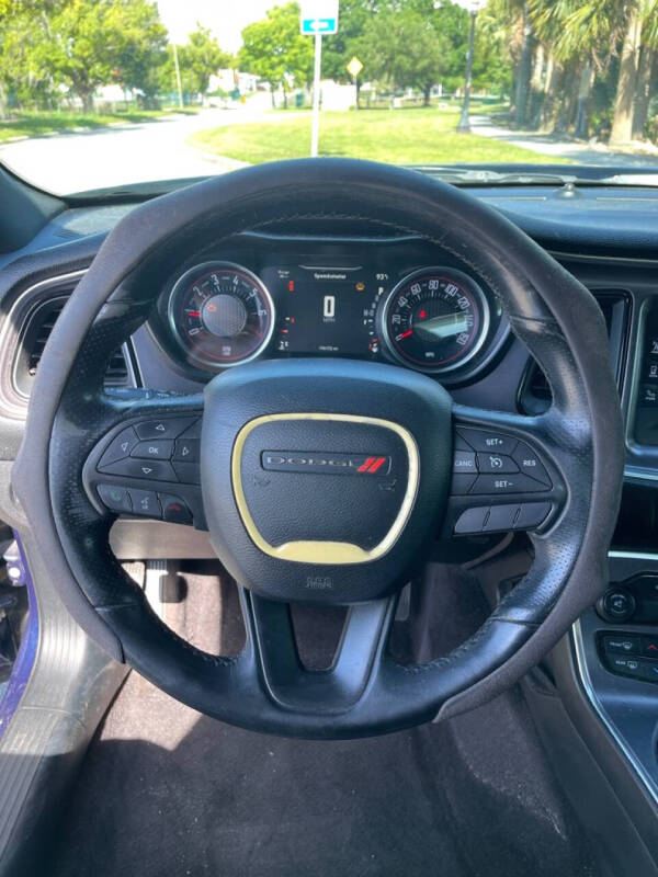 2016 Dodge Challenger SXT