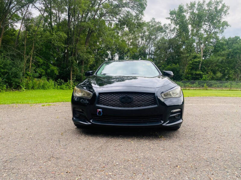 2017 INFINITI Q50 Premium's photo