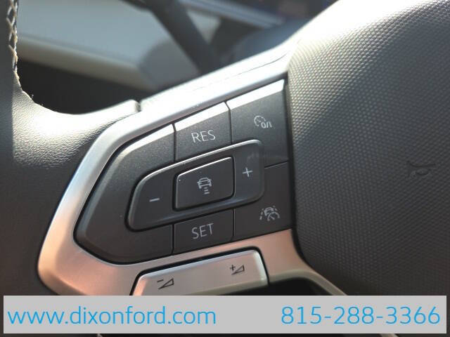 2025 Volkswagen Taos SEL 4Motion