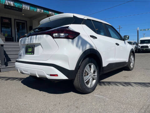2021 Nissan Kicks S