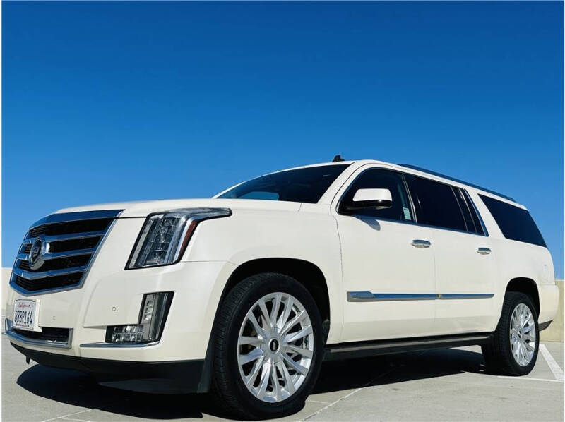 2015 Cadillac Escalade ESV Premium's photo