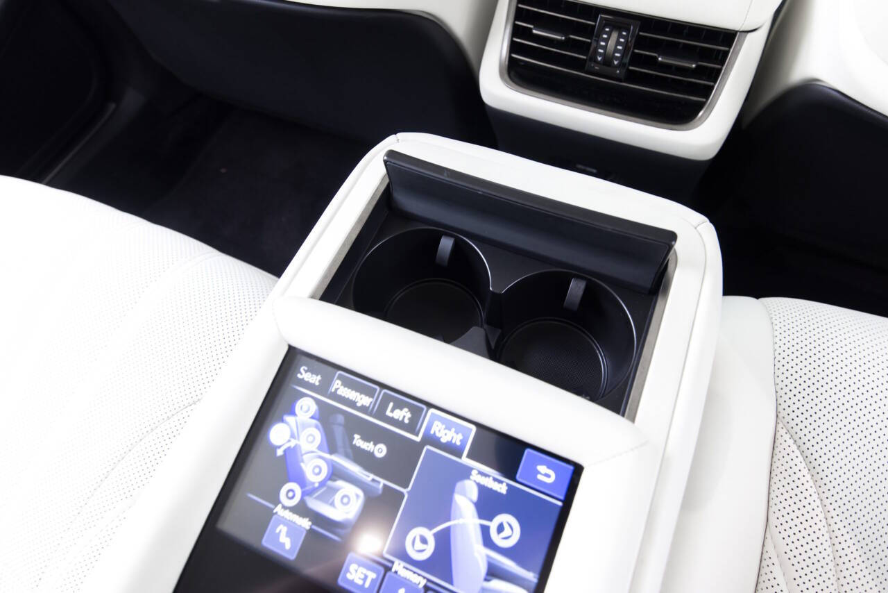 2022 Lexus LS 500 28