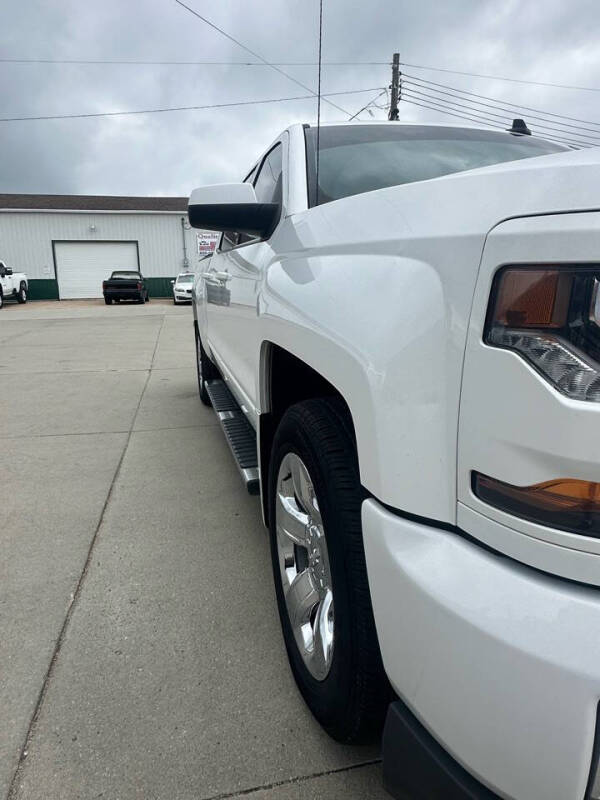 2016 Chevrolet Silverado 1500 LT Z71 photo 9