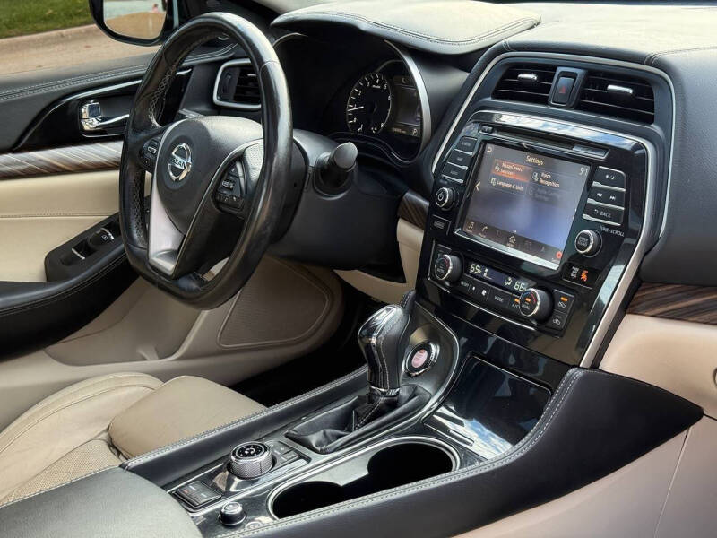 2017 Nissan Maxima Platinum