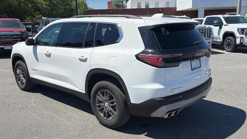 2025 GMC Acadia Elevation