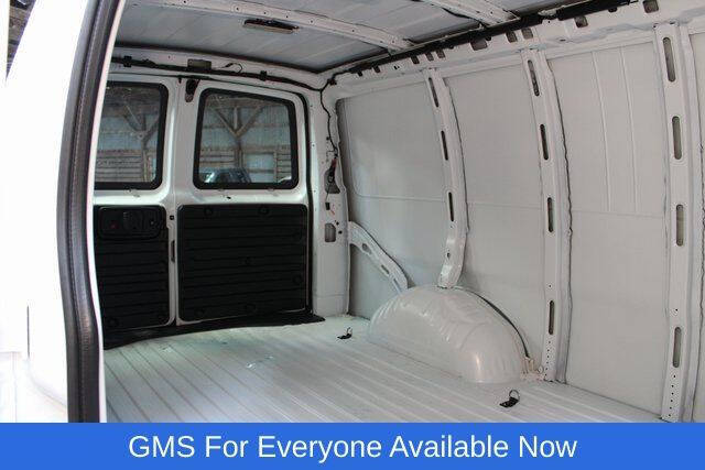 2025 Chevrolet Express 2500