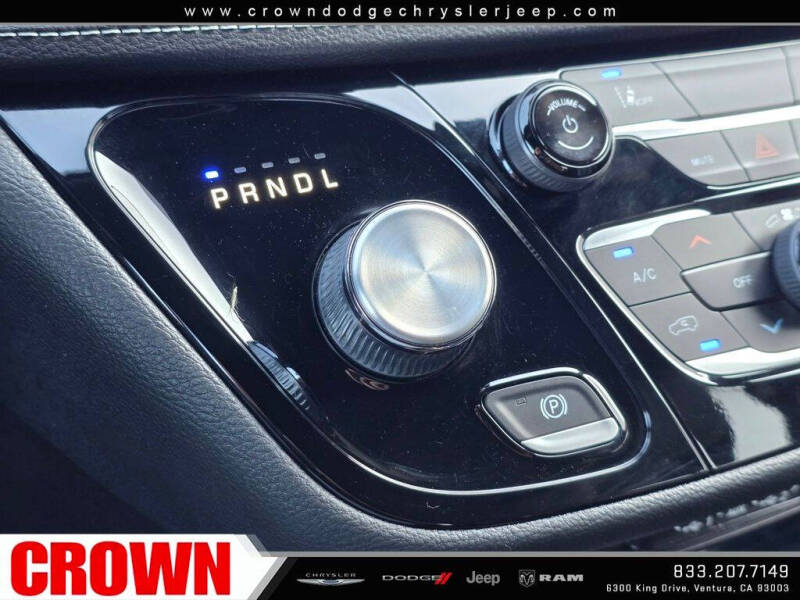 2022 Chrysler Pacifica Hybrid Touring L