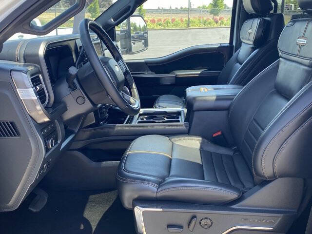 2024 Ford F-450 Super Duty Platinum