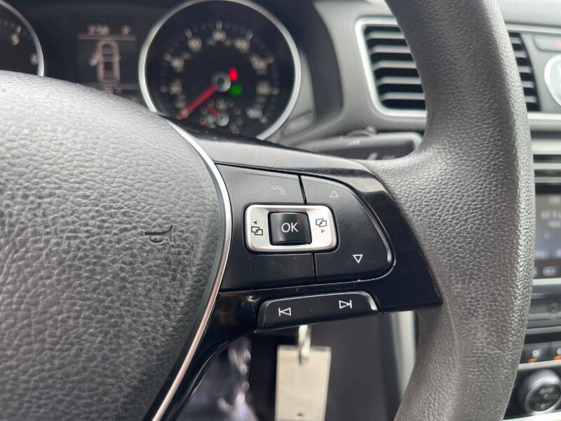 2016 Volkswagen Passat 1.8T S