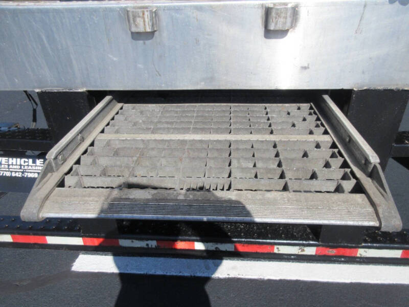 2013 Freightliner M2 106