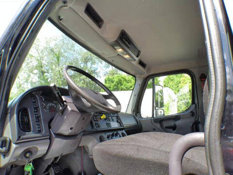 2015 Freightliner M2 106