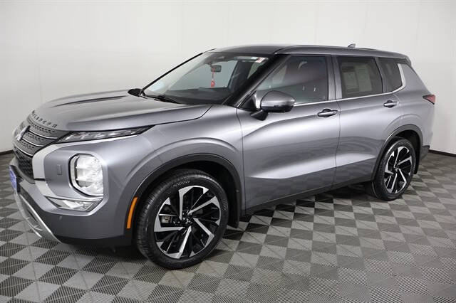 2023 Mitsubishi Outlander SE