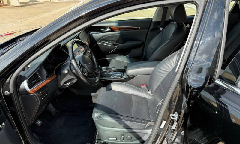 2017 Kia Cadenza Premium