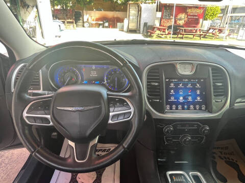 2017 Chrysler 300 C