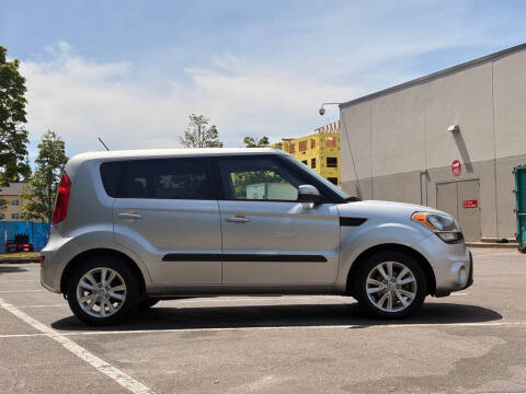 2013 Kia Soul +