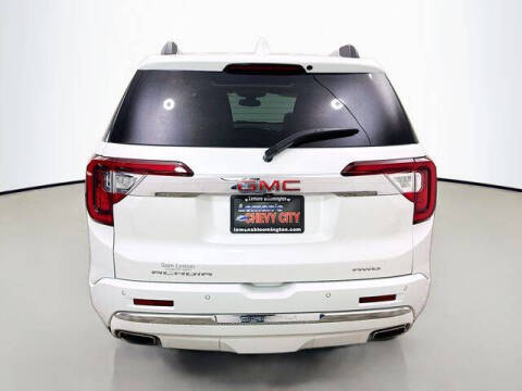 2023 GMC Acadia Denali