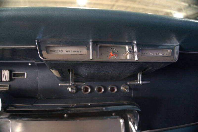 1964 Ford Thunderbird
