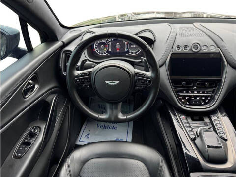 2021 Aston Martin DBX