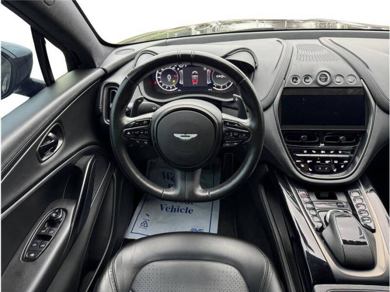 2021 Aston Martin DBX