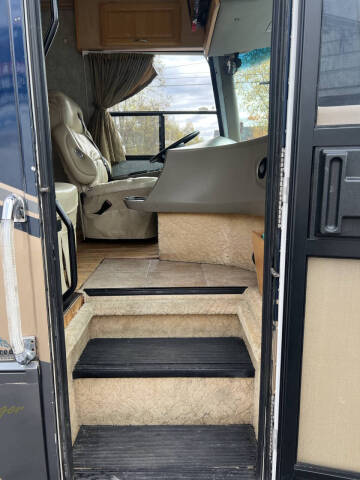 2005 Freightliner xc37