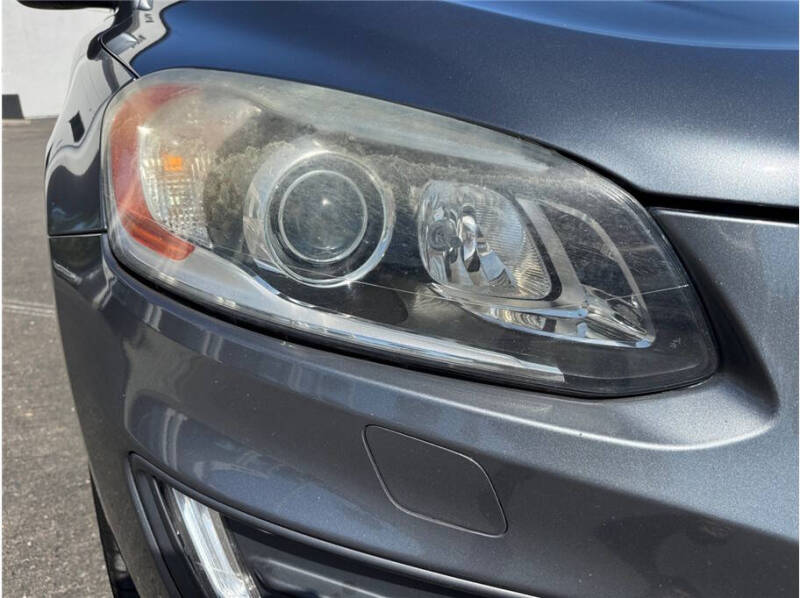 2017 Volvo XC60 T6 R-Design