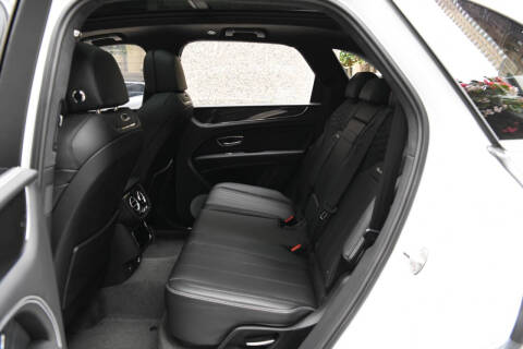 2024 Bentley Bentayga Azure V8