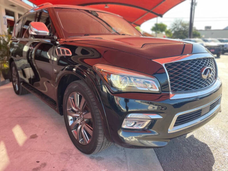 2017 INFINITI QX80 Signature's photo