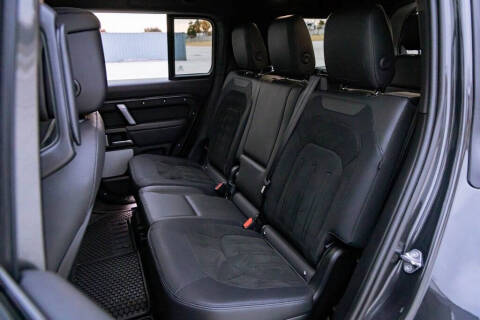 2024 Land Rover Defender 130 V8 P500