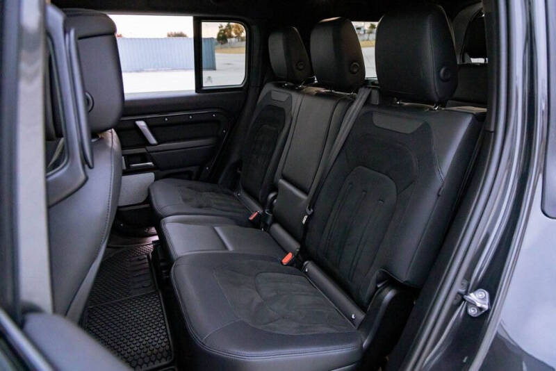 2024 Land Rover Defender 130 V8 P500