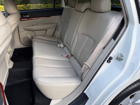 2010 Subaru Outback 2.5i Limited