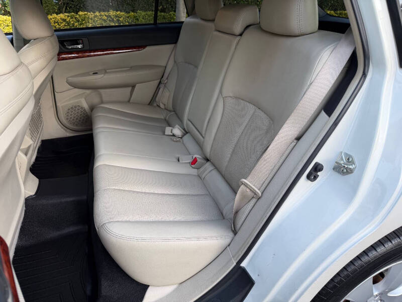 2010 Subaru Outback 2.5i Limited