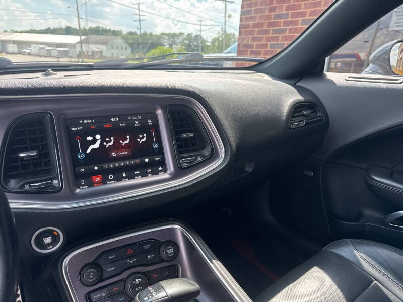 2018 Dodge Challenger SXT Plus