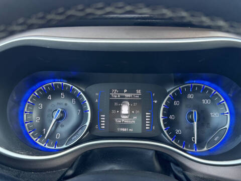 2022 Chrysler Voyager LX