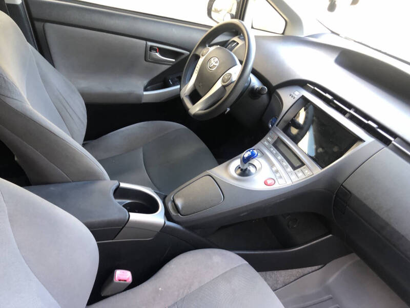 2012 Toyota Prius Two