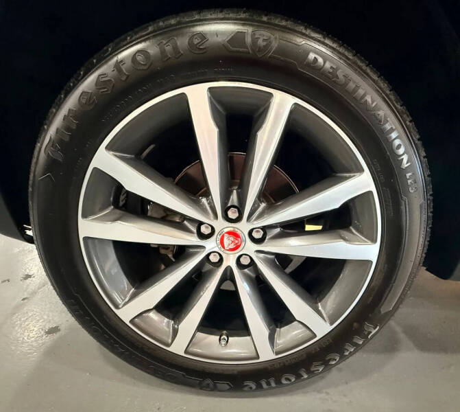 2019 Jaguar F-PACE 30t Prestige