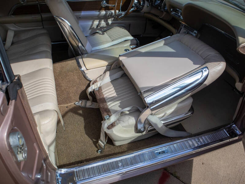 1963 Ford Thunderbird