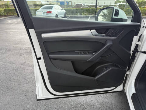 2020 Audi Q5 quattro Titanium Premium 45 TFSI