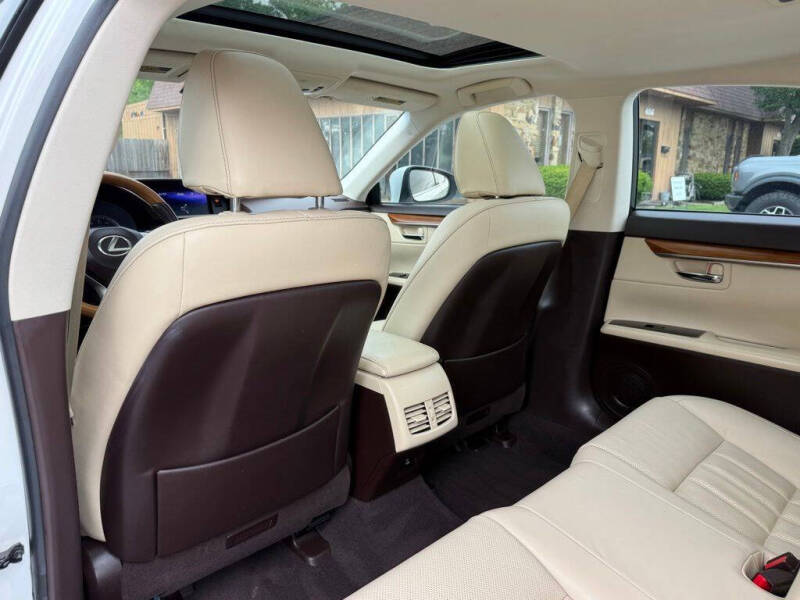 2017 Lexus ES 300h