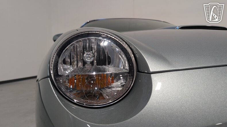 2004 Ford Thunderbird