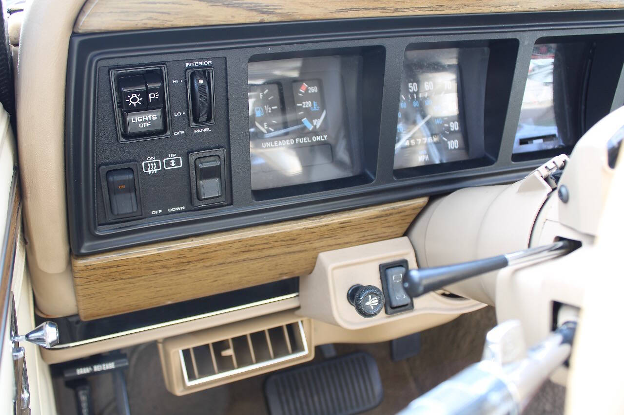 1989 Jeep Grand Wagoneer 88