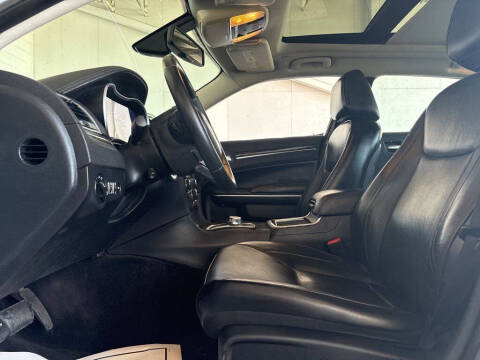 2017 Chrysler 300 C